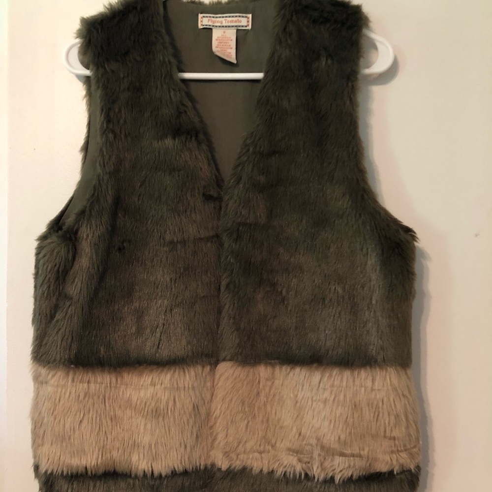 Fur vest!
